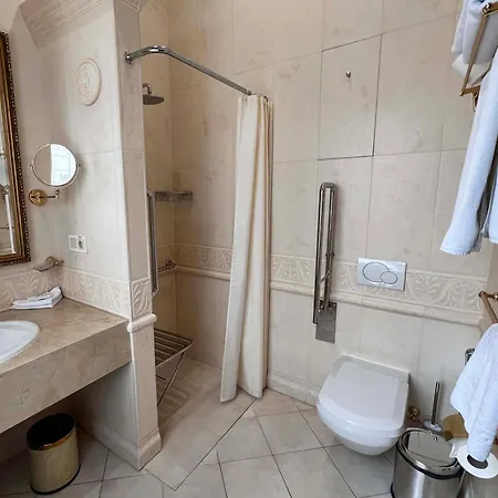 Отель Villa le Premier 5*  Одесса Экстерьер фото