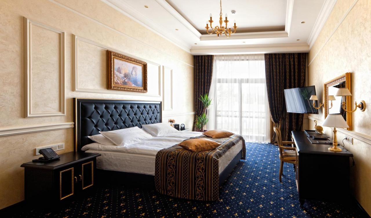 Hotel Le Premier - Maestro