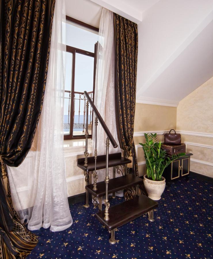 Le Premier - Maestro Hotel 5*