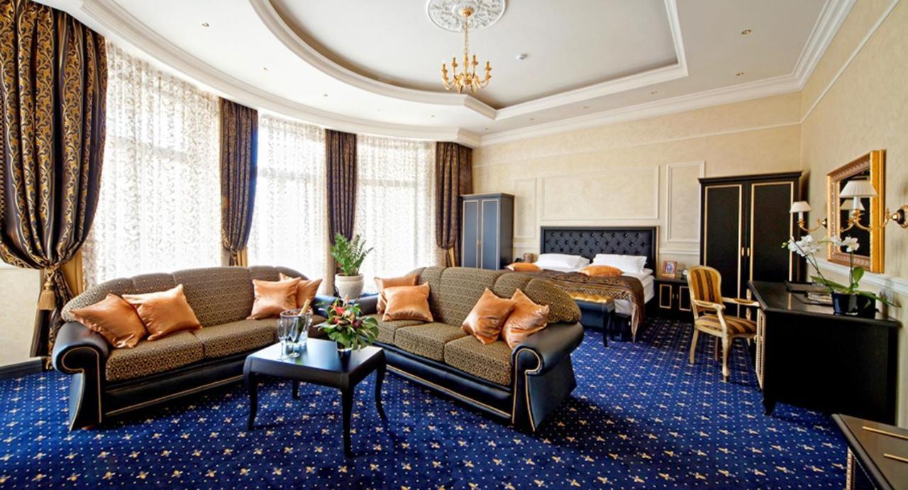 Le Premier - Maestro Hotel Odessa