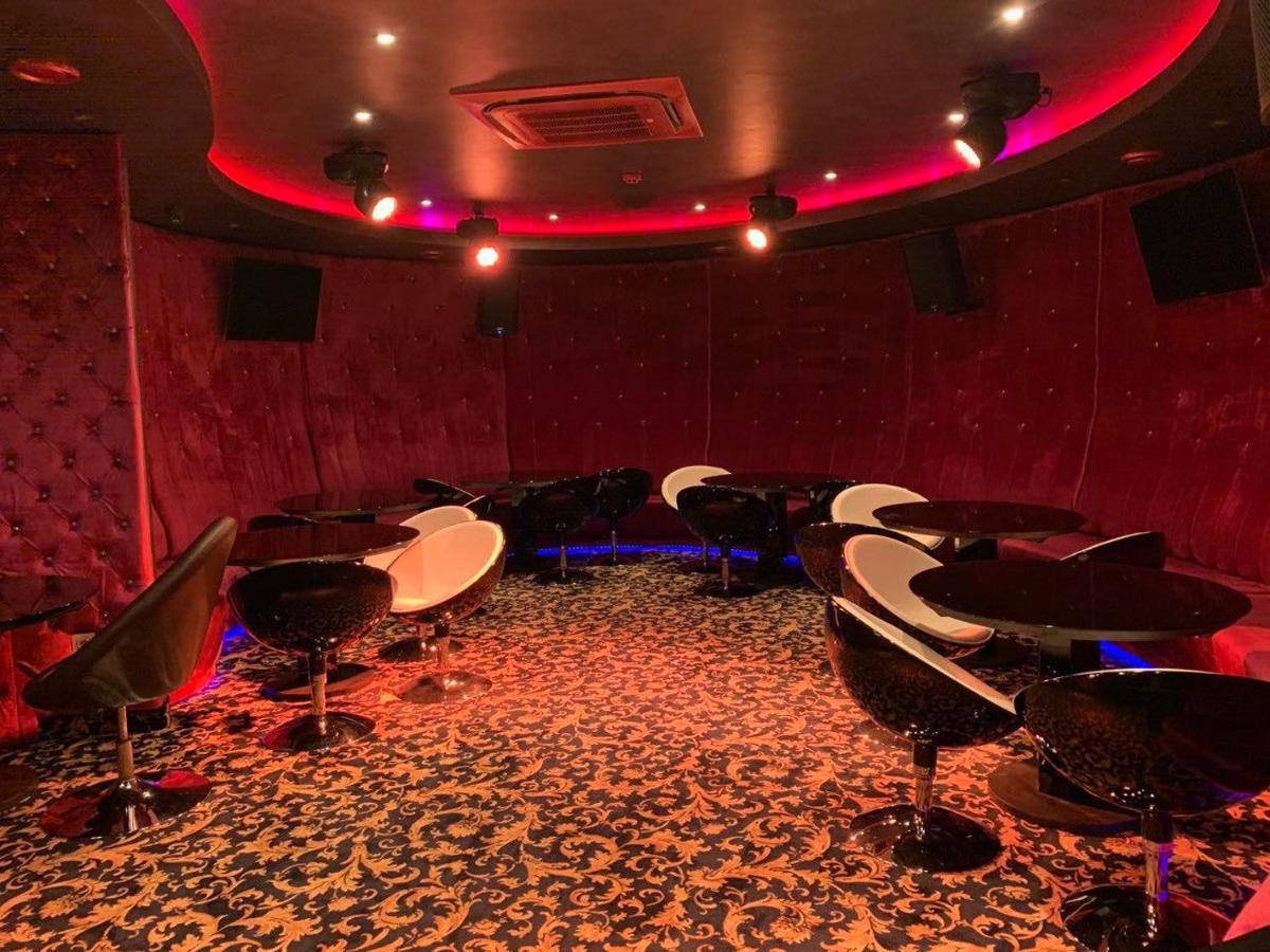 Le Premier - Maestro Hotel